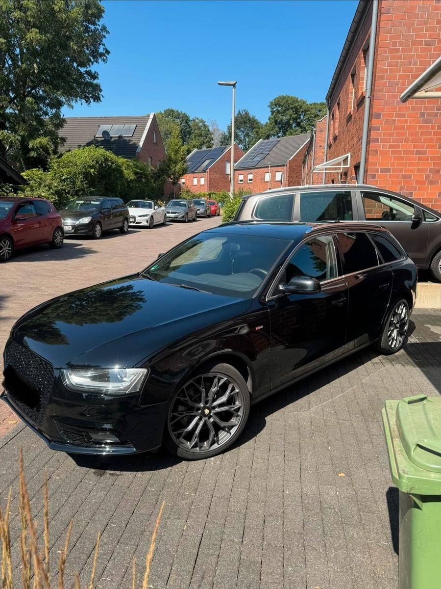 Audi A4 2014 — салон