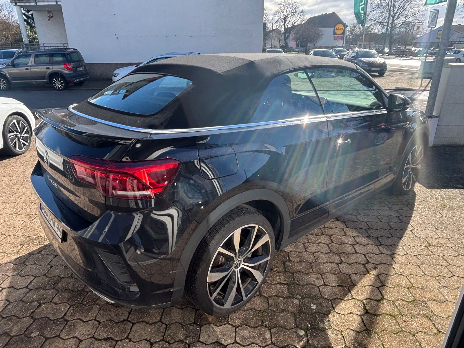 Fahrzeugabbildung Volkswagen T-Roc Cabriolet R-Line 1.5TSI DSG KAM SHZ ACC