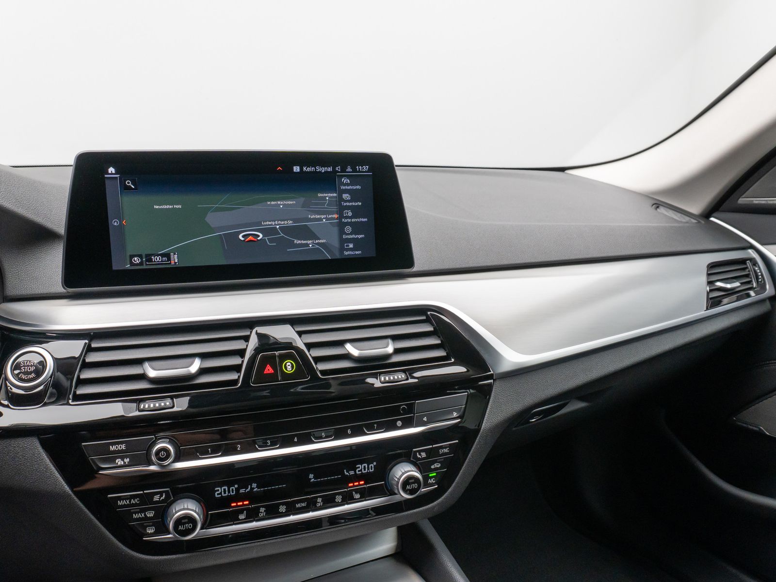 Fahrzeugabbildung BMW 520d xD Kamera HUD DAB H/K Fernlichtassist Alarm