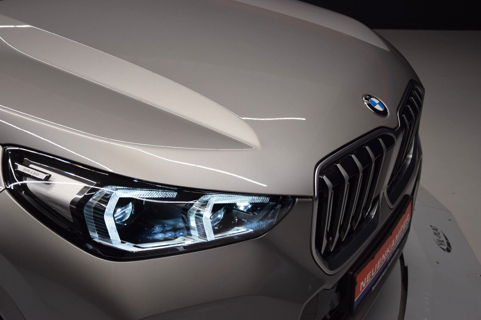 Fahrzeugabbildung BMW X1 sDrive 20 i M Sport ACC Leder H&k LED Kamera