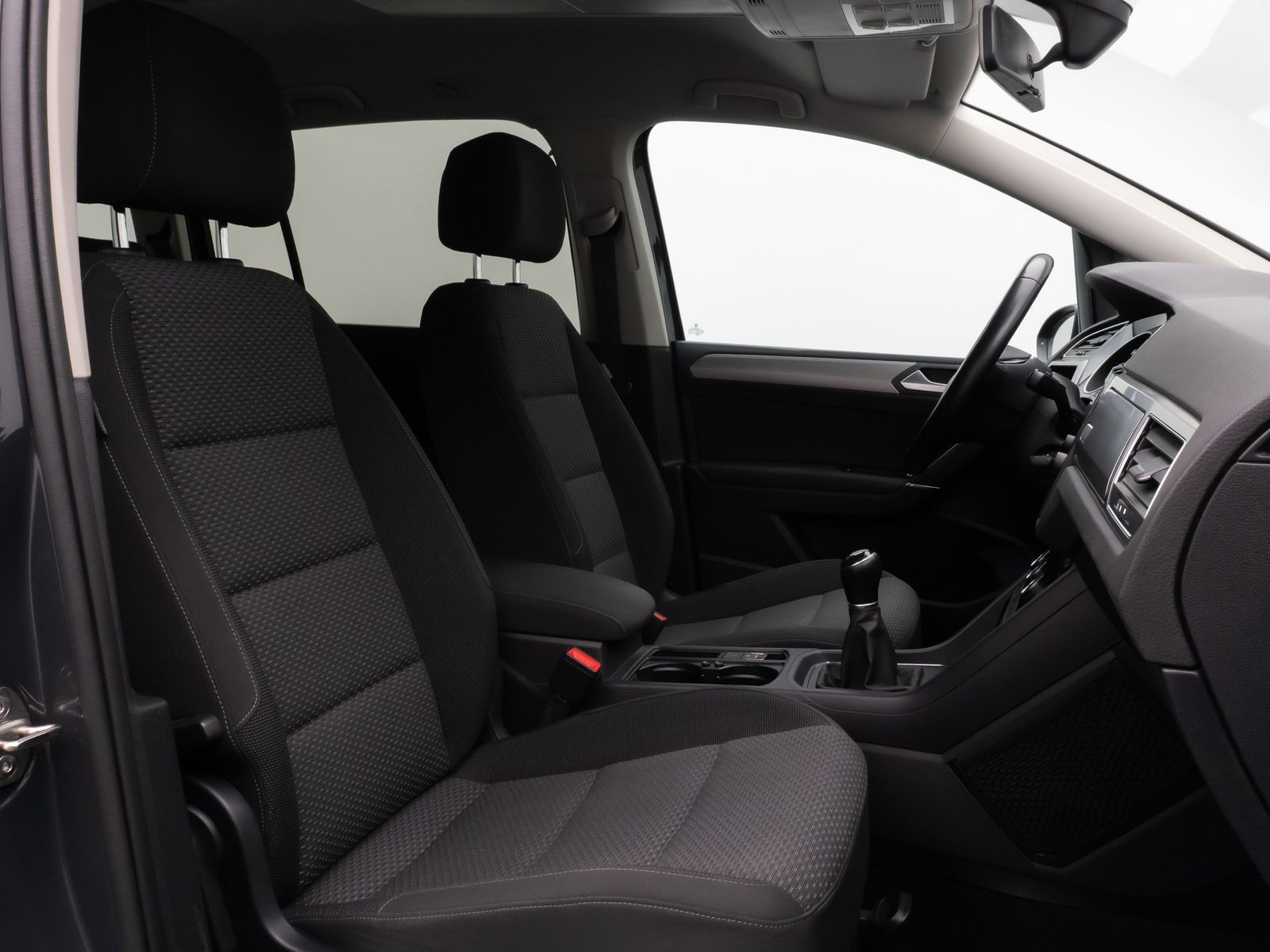 Fahrzeugabbildung Volkswagen Touran 2.0 TDI BMT Navi Stzhz ACC PDC AHK 8fach