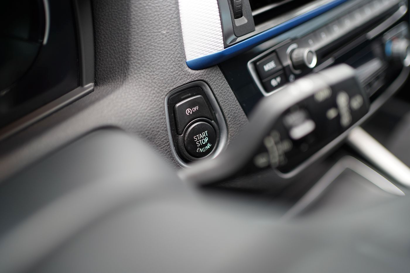 Fahrzeugabbildung BMW 118iA M-Sport KlimaA+LED+Navi+PDC+SHZ+Multi-Lenk