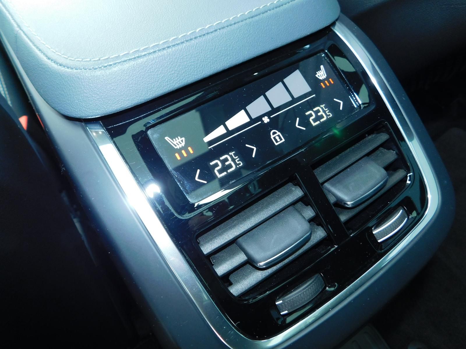 Fahrzeugabbildung Volvo XC90 T8 Inscription Edition "Bowers&Wilkins"