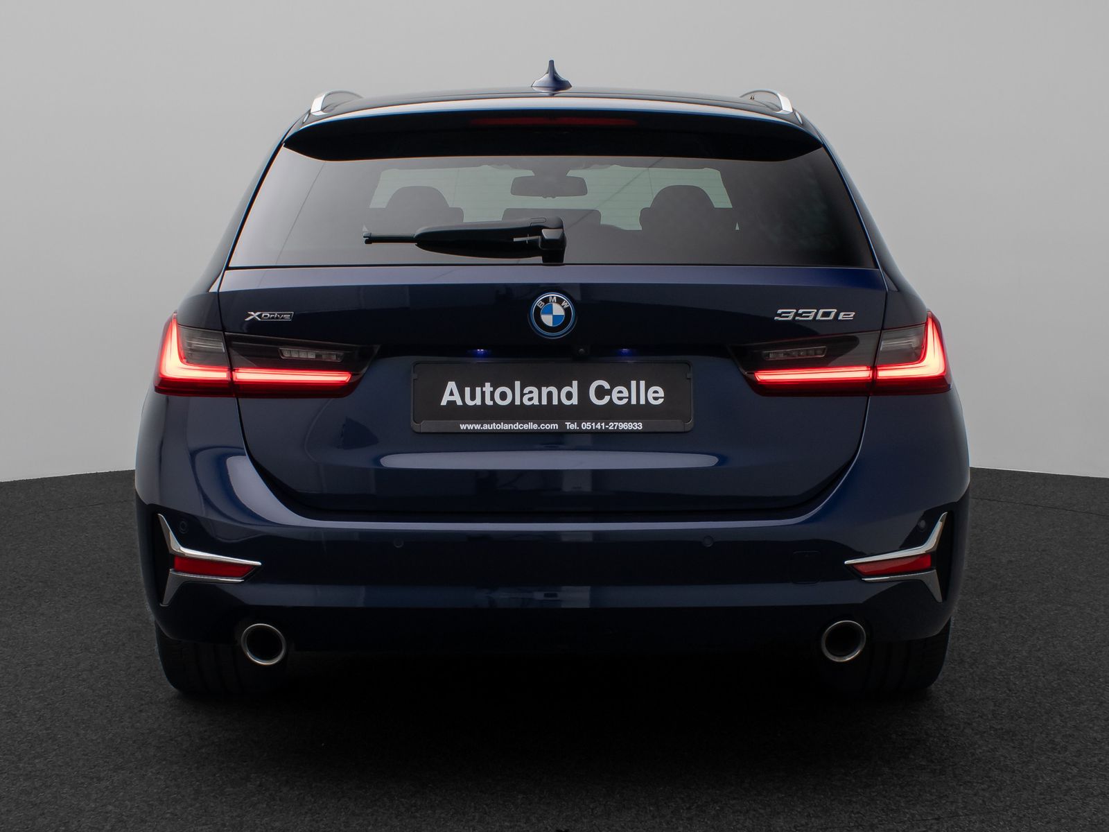 Fahrzeugabbildung BMW 330e xD Luxury Line Panorama HUD Individual Voll