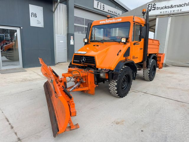 Unimog 408/10 4x4 tipper - salt spreader - snow plate