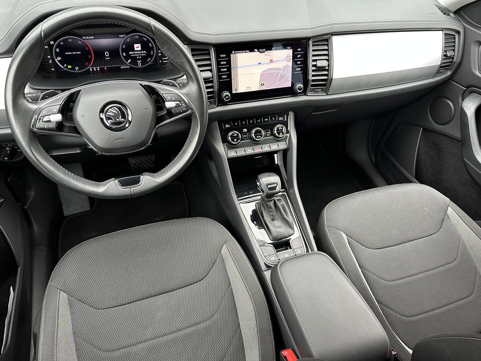 Fahrzeugabbildung SKODA Kodiaq 2.0 TDI DSG Ambition NAV+LED+AHK+KAMERA
