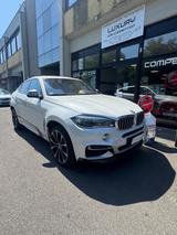 BMW Bmw X6 M50 M50d - weiße BMW X6 M50