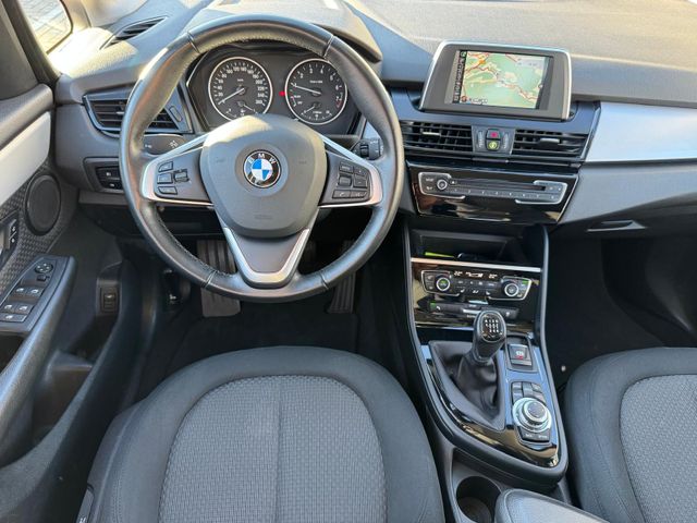 218i Active Tourer Advantage GRA/NAVI/SHZ/RFK