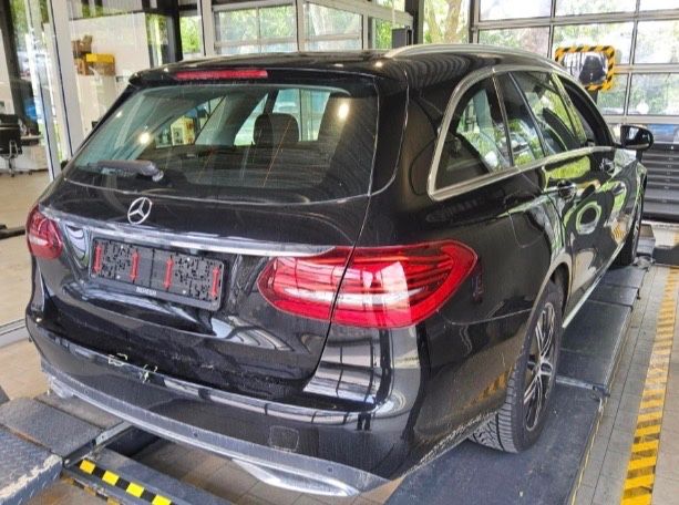 Mercedes-Benz C 200 T 4Matic 9G Avantgarde *DISTR*AHK*PANO*360 imagem 3