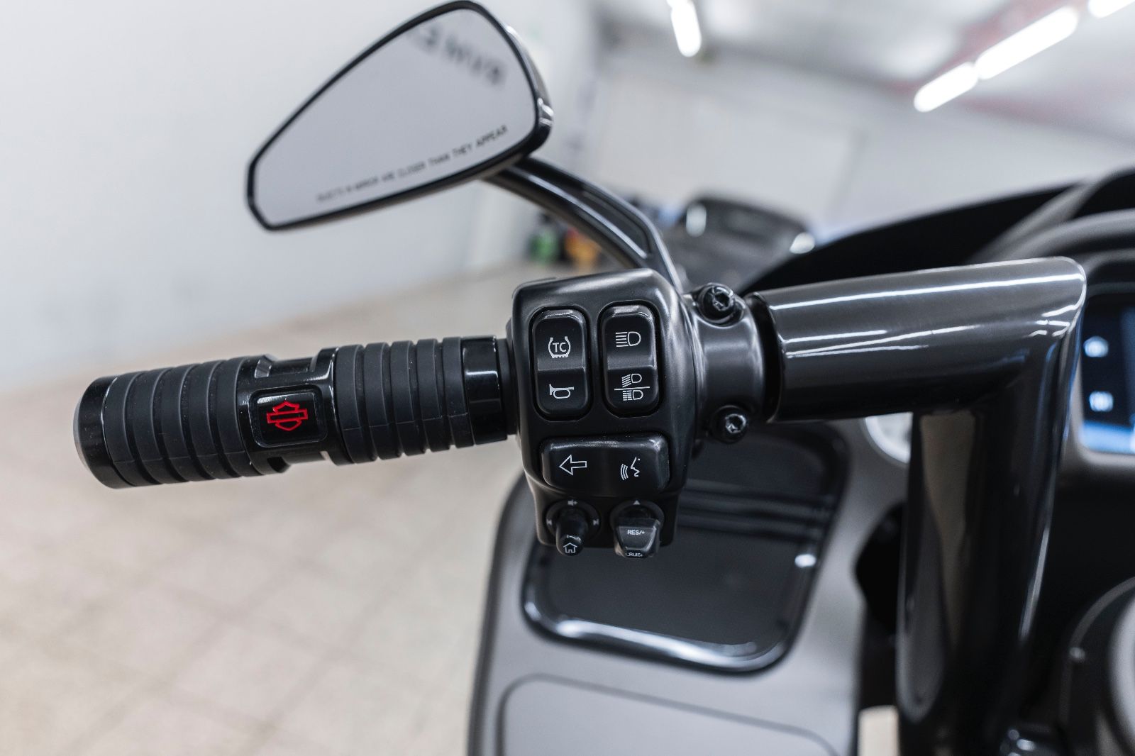 Fahrzeugabbildung Harley-Davidson FLTRX TOURING ROAD GLIDE