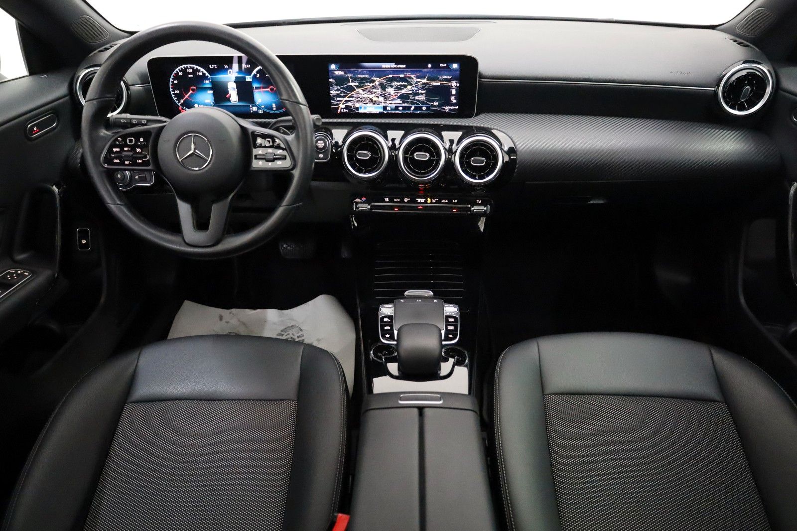 Fahrzeugabbildung Mercedes-Benz CLA 200 d SB, T.Leder,Navi,LED,SH,Kamera,Panoram