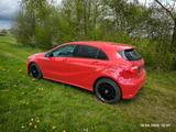 Mercedes-Benz A 200 AMG Line  - Mercedes-Benz A-Klasse: Rot