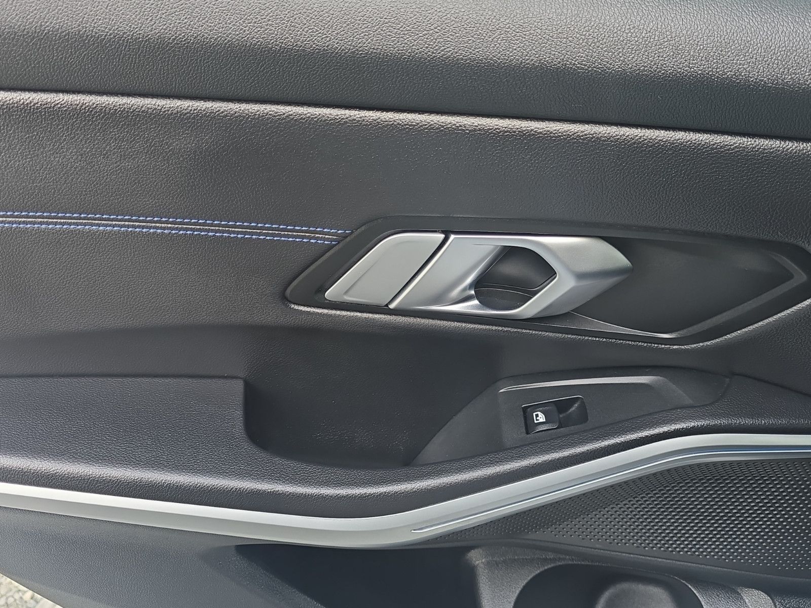 Fahrzeugabbildung BMW Touring 320i M-SPORT LC.PRO ACC ,Hifi,Carplay