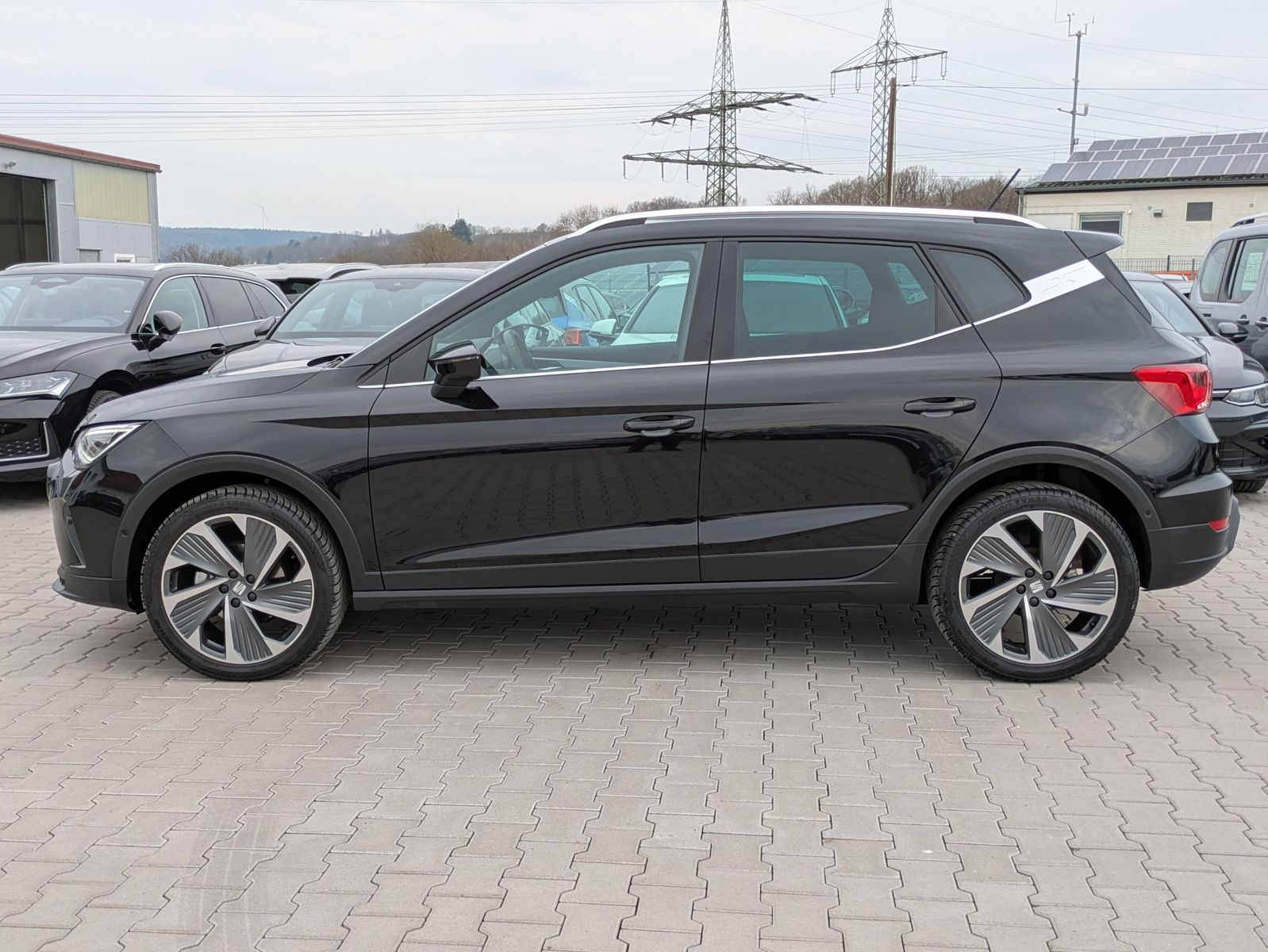 Fahrzeugabbildung SEAT Arona 1.5 TSI FR DSG AHK*ACC*LED*APP*DAB*KAMERA