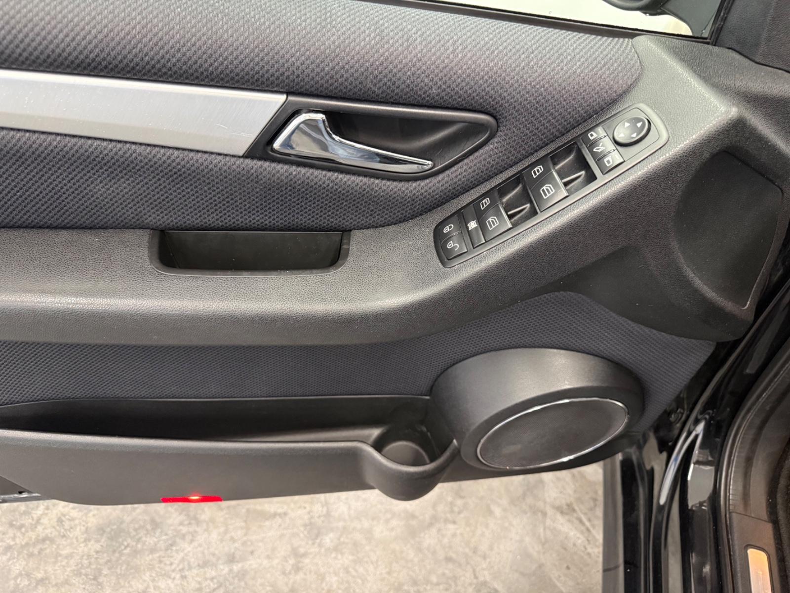 Mercedes-Benz B170 2009 — photo 22