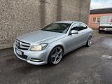 Mercedes-Benz C 350 BlueEFFICIENCY Coupé Autom. - - Mercedes-Benz C 350: Coupé