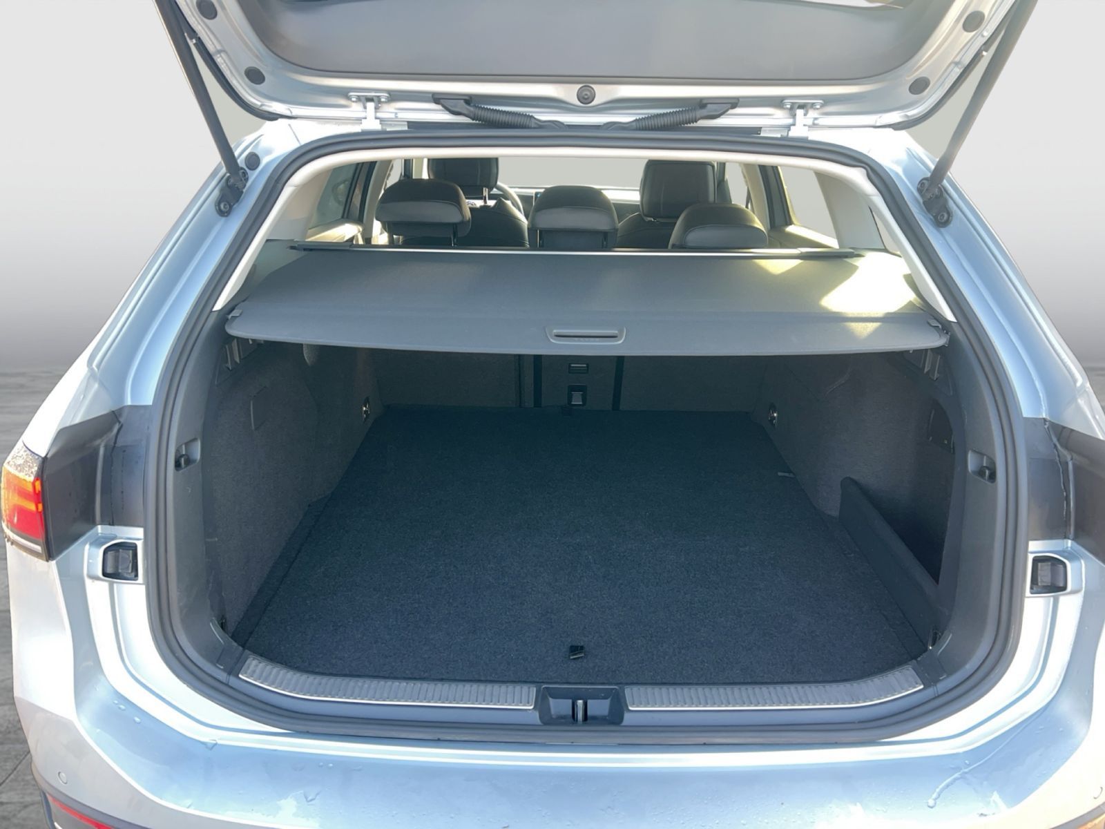 Volkswagen Passat Variant - Bild 13