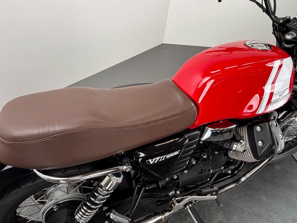 Fahrzeugabbildung Moto Guzzi V7 SPECIAL *MISTRAL-AUSPUFF *TOP-ZUSTAND