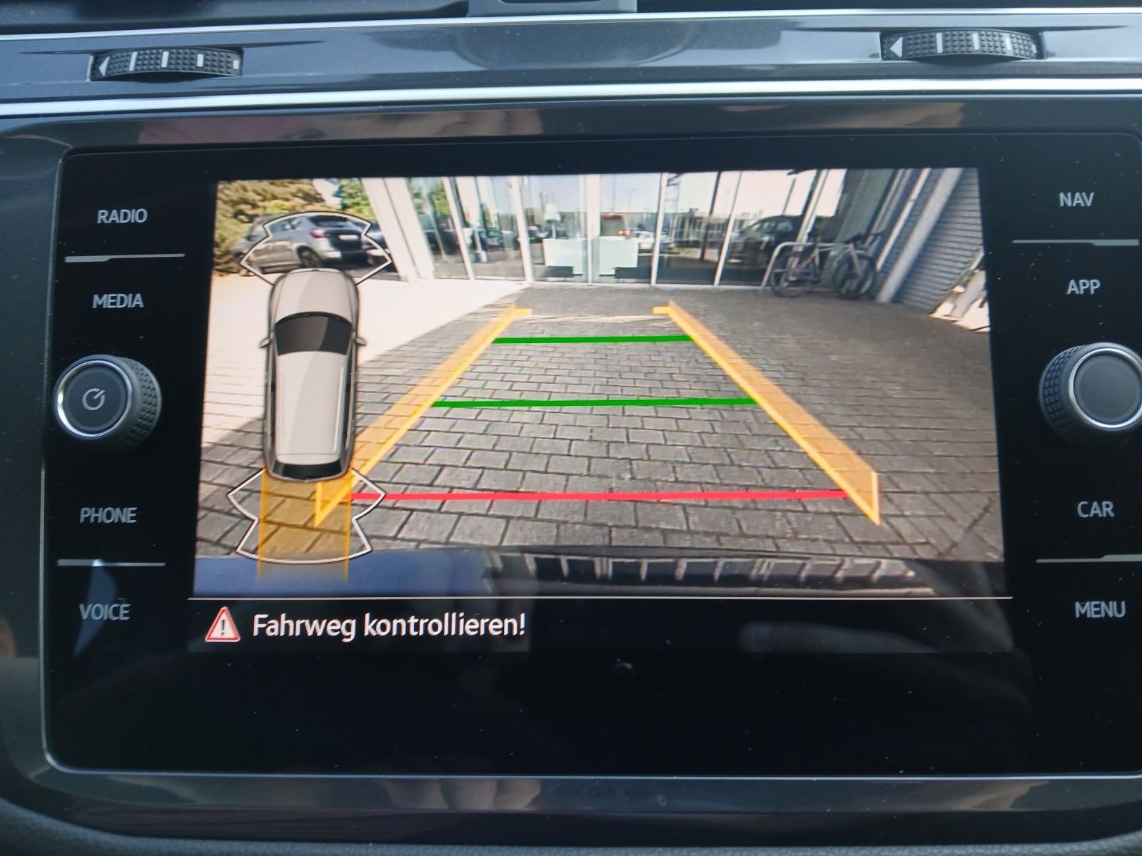 Fahrzeugabbildung Volkswagen Tiguan Allspace TDI Life DSG 7-Si LED AHK Navi A