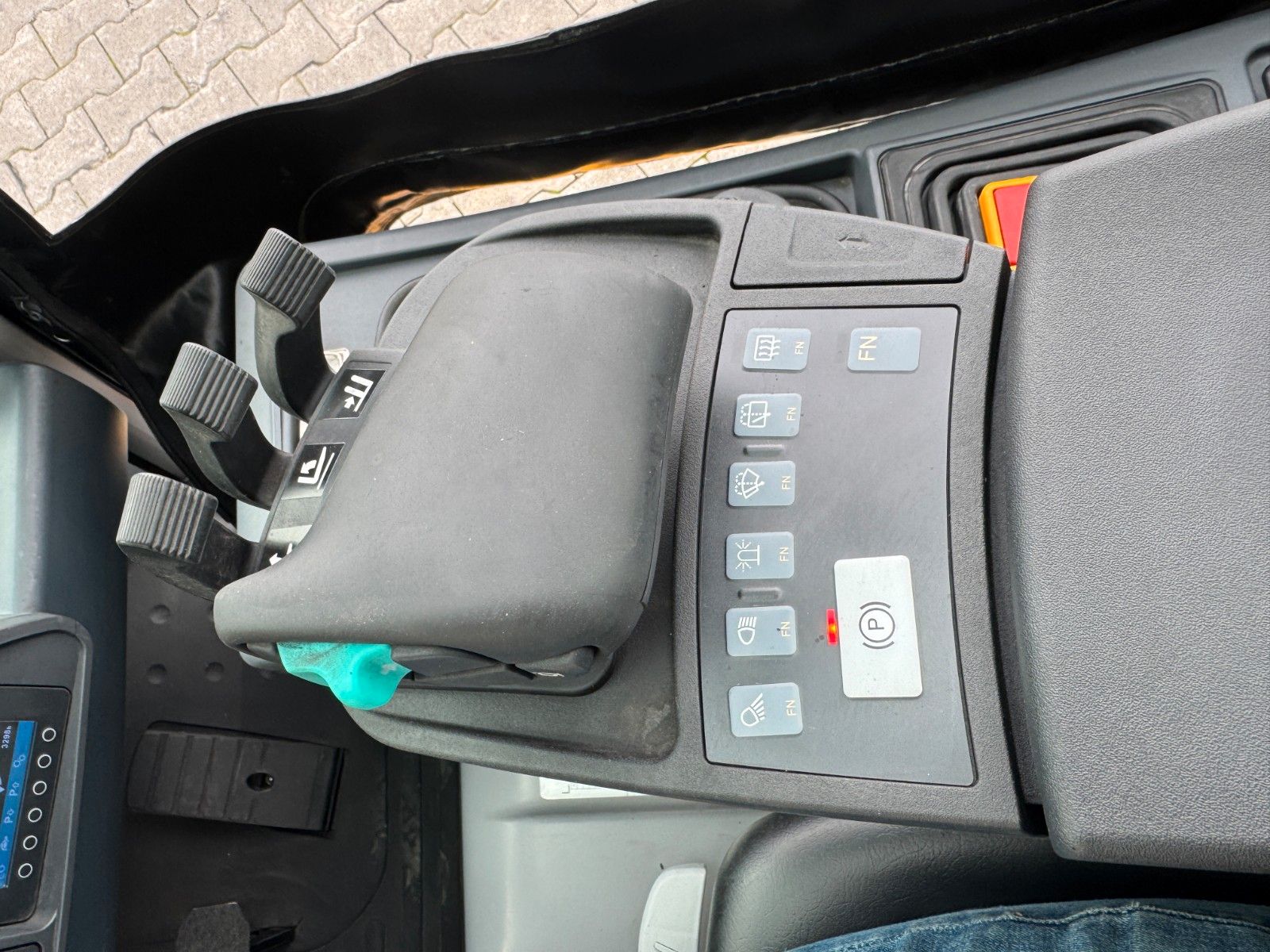 Fahrzeugabbildung Jungheinrich EFG 215 / Triplex: 4.25m! / SS / nur 3.298h!