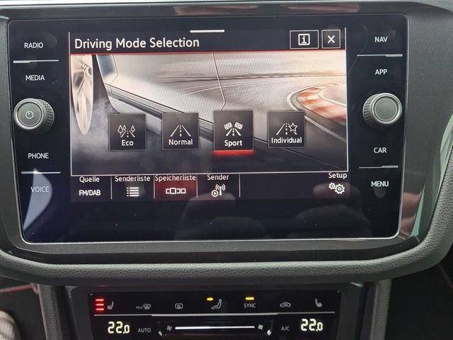 Fahrzeugabbildung Volkswagen Tiguan TDI Urban-Sport DSG 4M R-Line LED AHK Nav