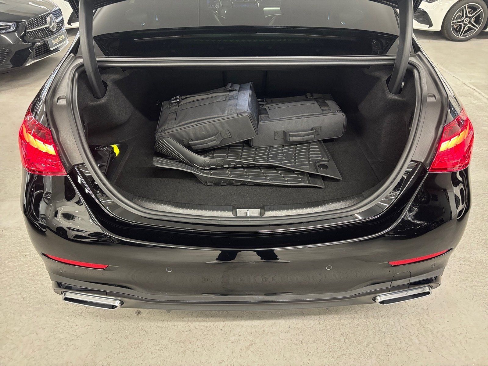 Fahrzeugabbildung Mercedes-Benz C 300 e AMG*AHK*Kamera*Distronic*Totw*LED*Night*