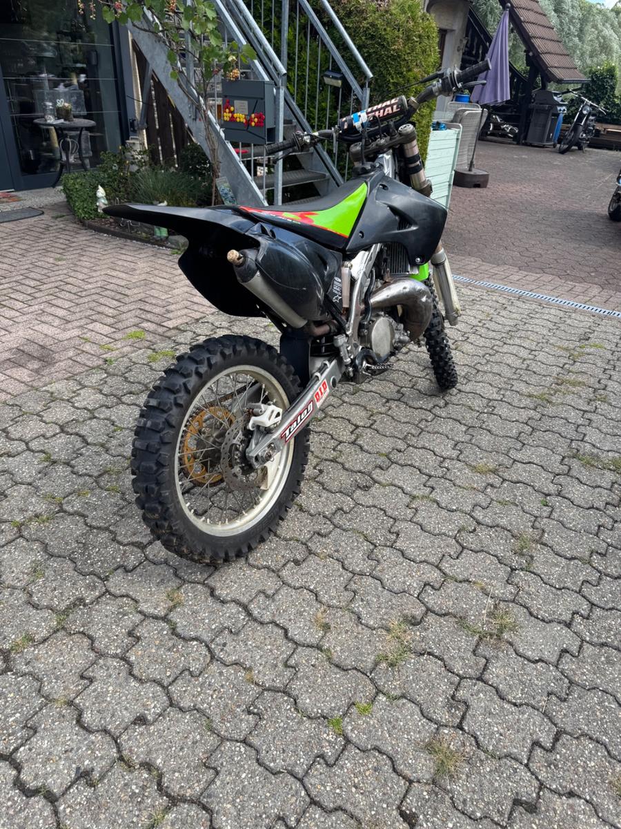 Kawasaki  2005 — engine 250 cm³, 58 HP (43kW)