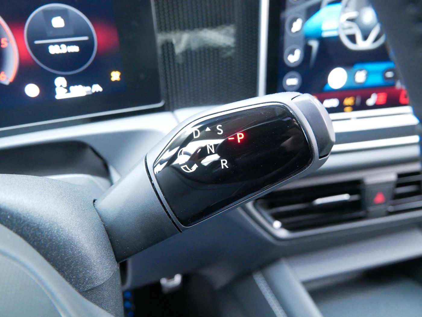 Fahrzeugabbildung Volkswagen Tiguan 2.0 TDI GOAL NEU54T DSG AHK LED 360°Kamer