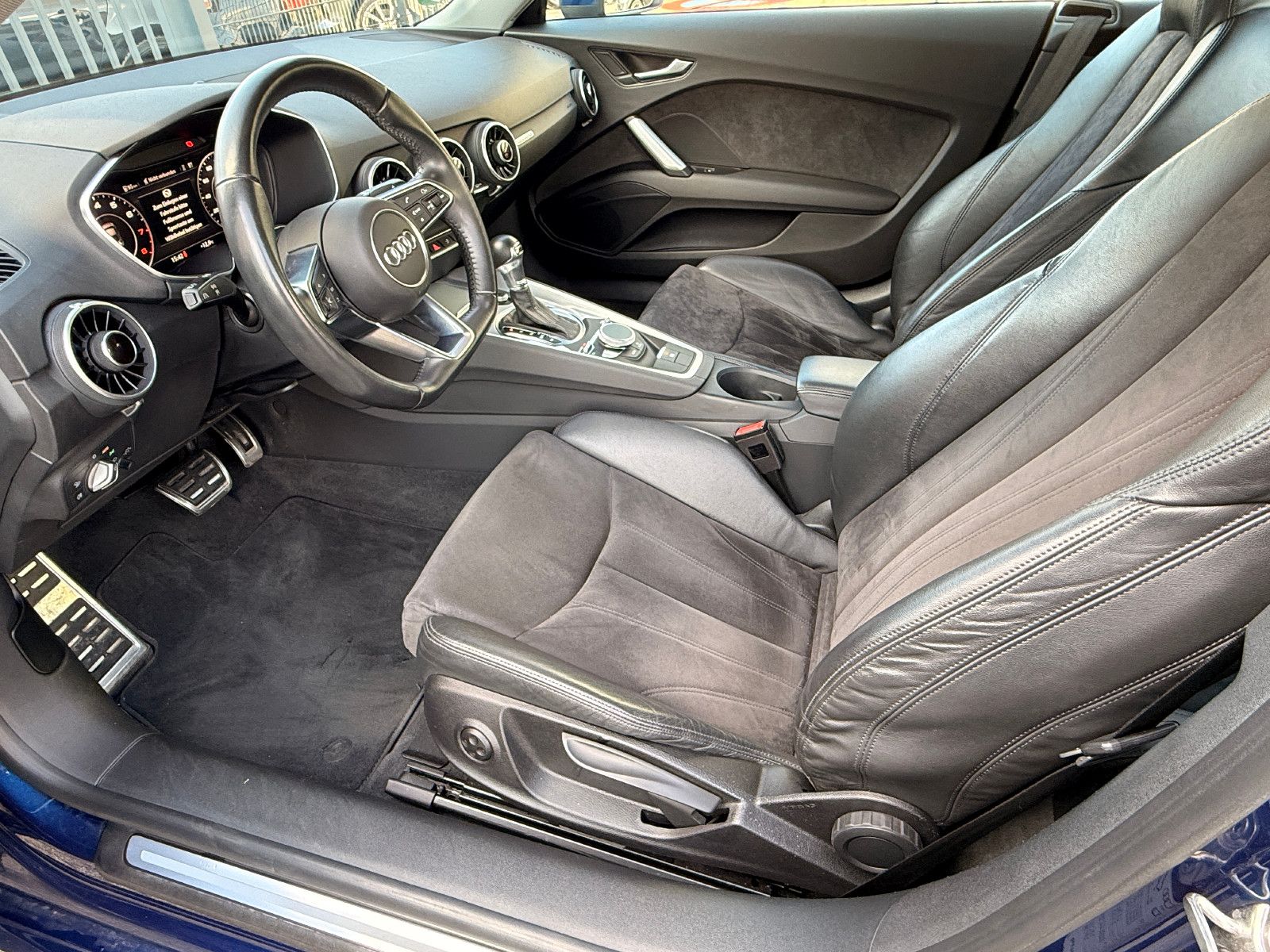 Fahrzeugabbildung Audi TT Coupe 2.0 TFSI Quattro /AUTOMATIK/NAVI/ALCANT