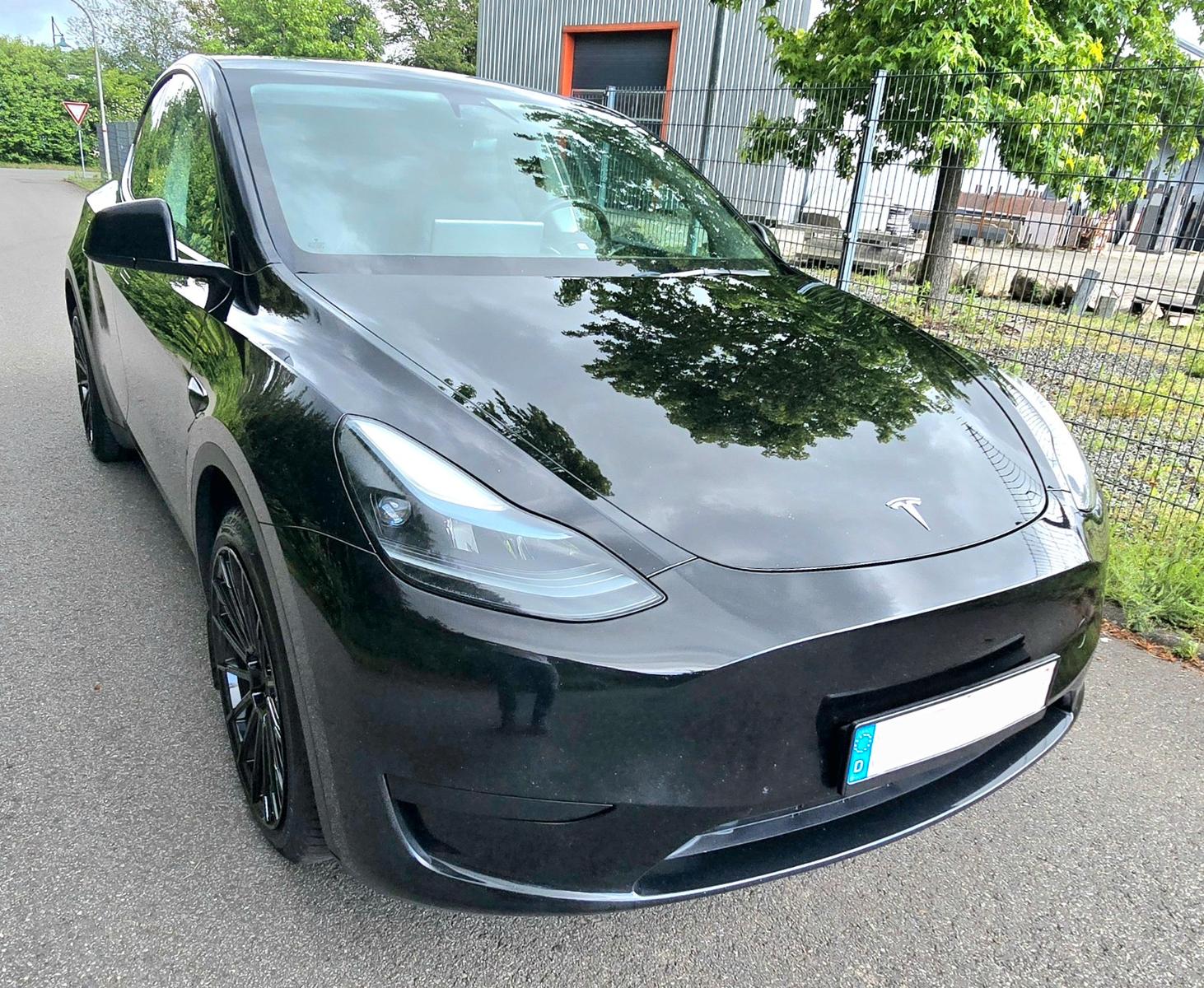 Tesla Model Y RWD! TÜV NEU! 60kWh LFP-Akku 91%! AHK!..