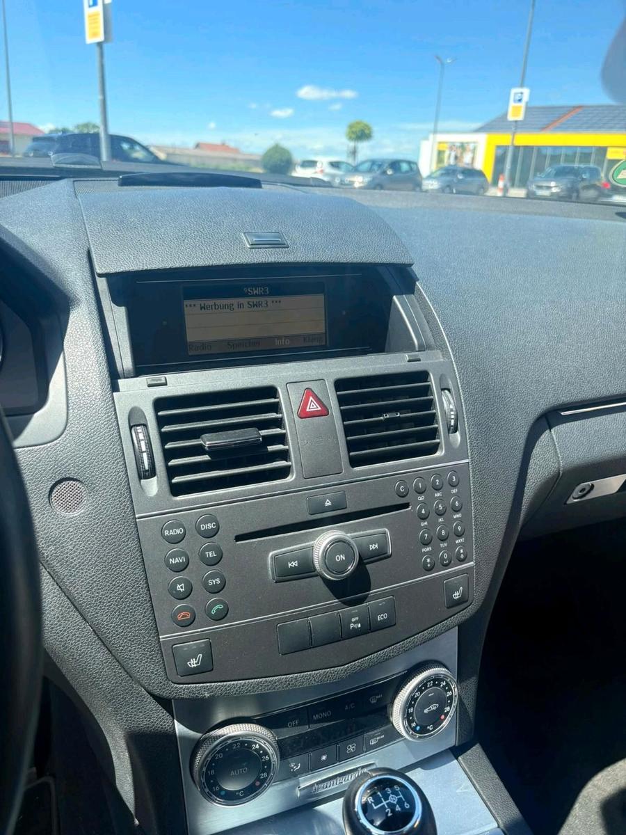 Mercedes-Benz C180 2010 — photo 14