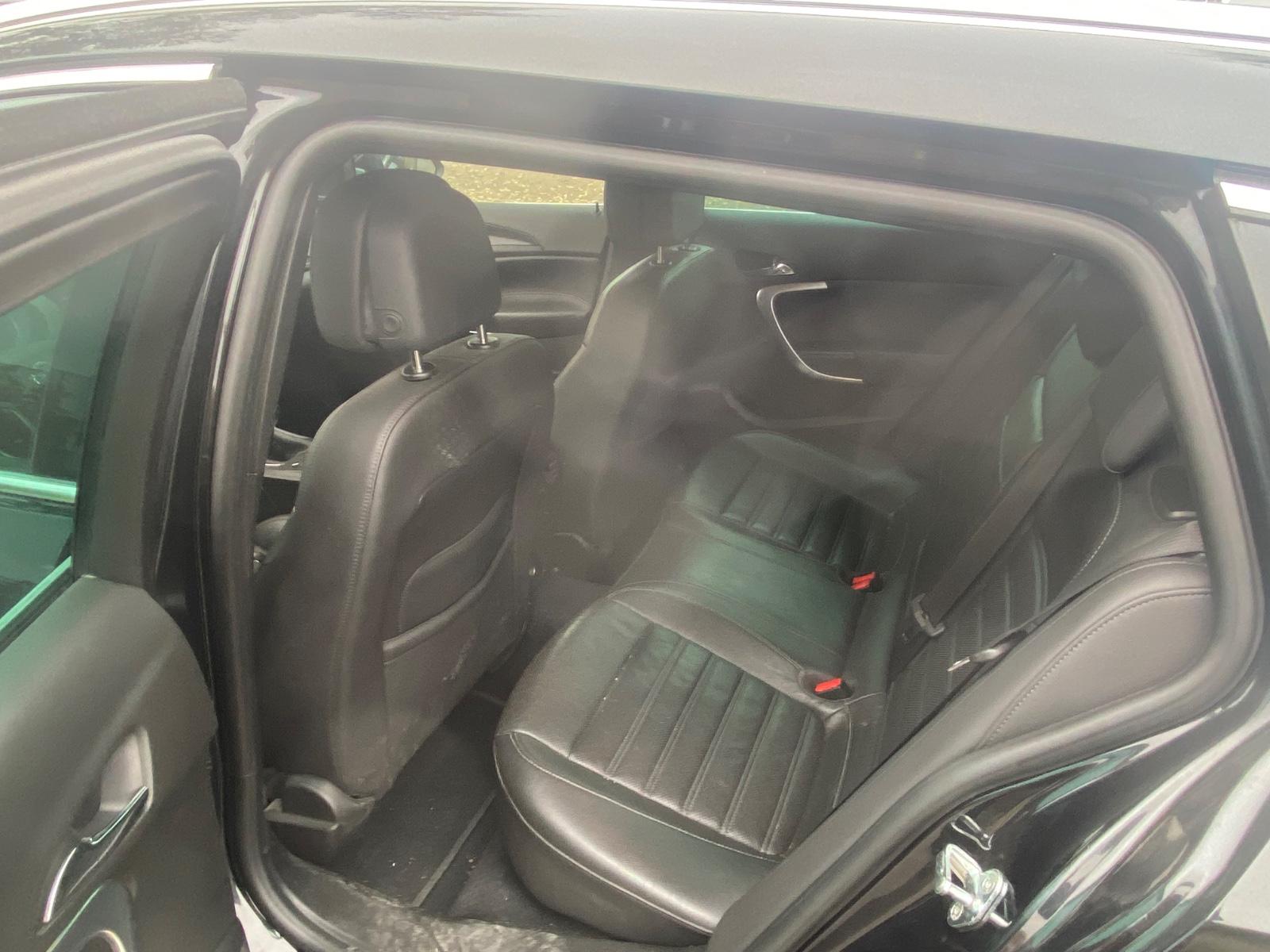 Opel Insignia 2011 — photo 9