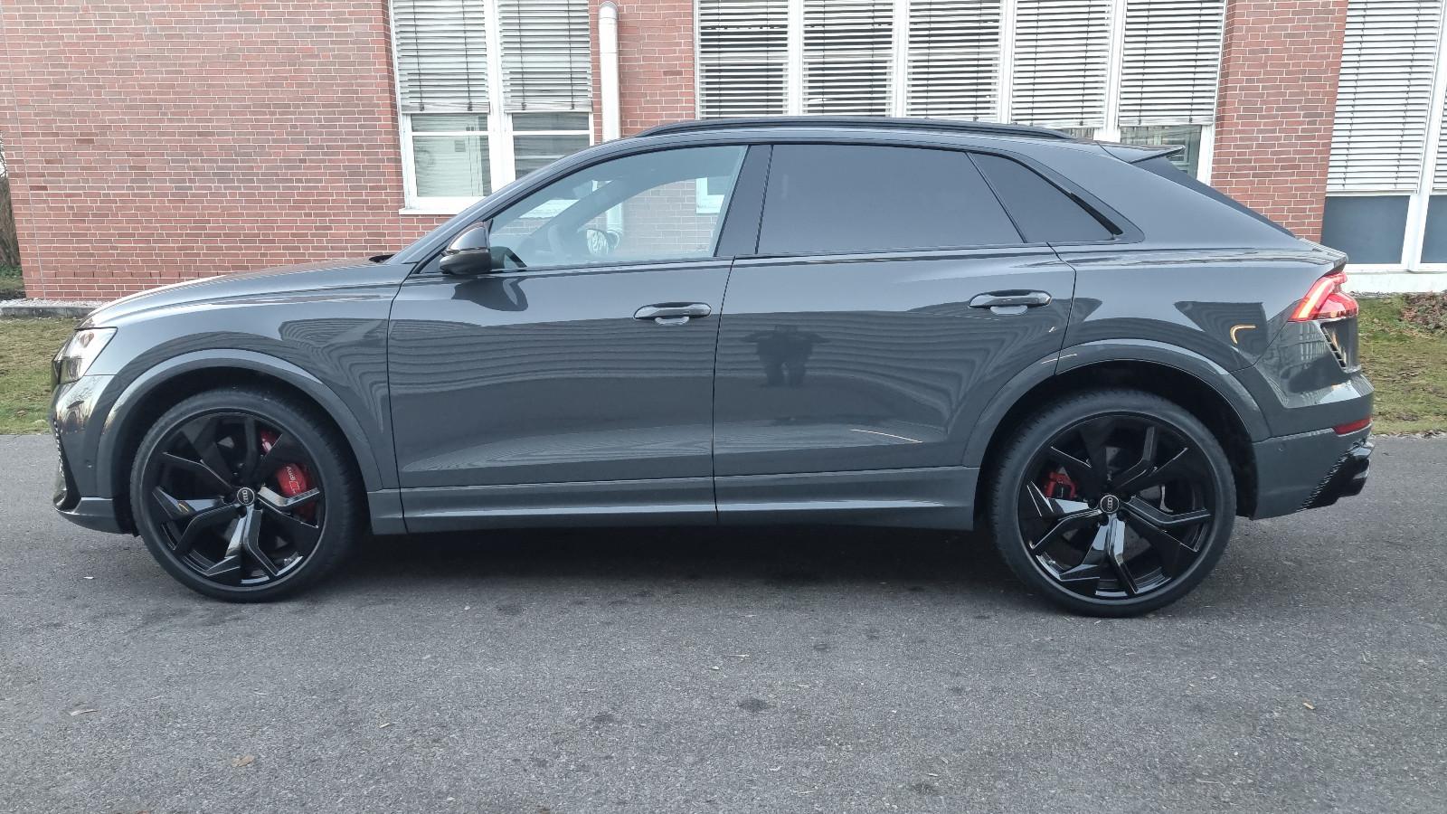 Audi RSQ8/AHK/STHZG/B&O/Keram/Pano/23'/Matrix/HUD/