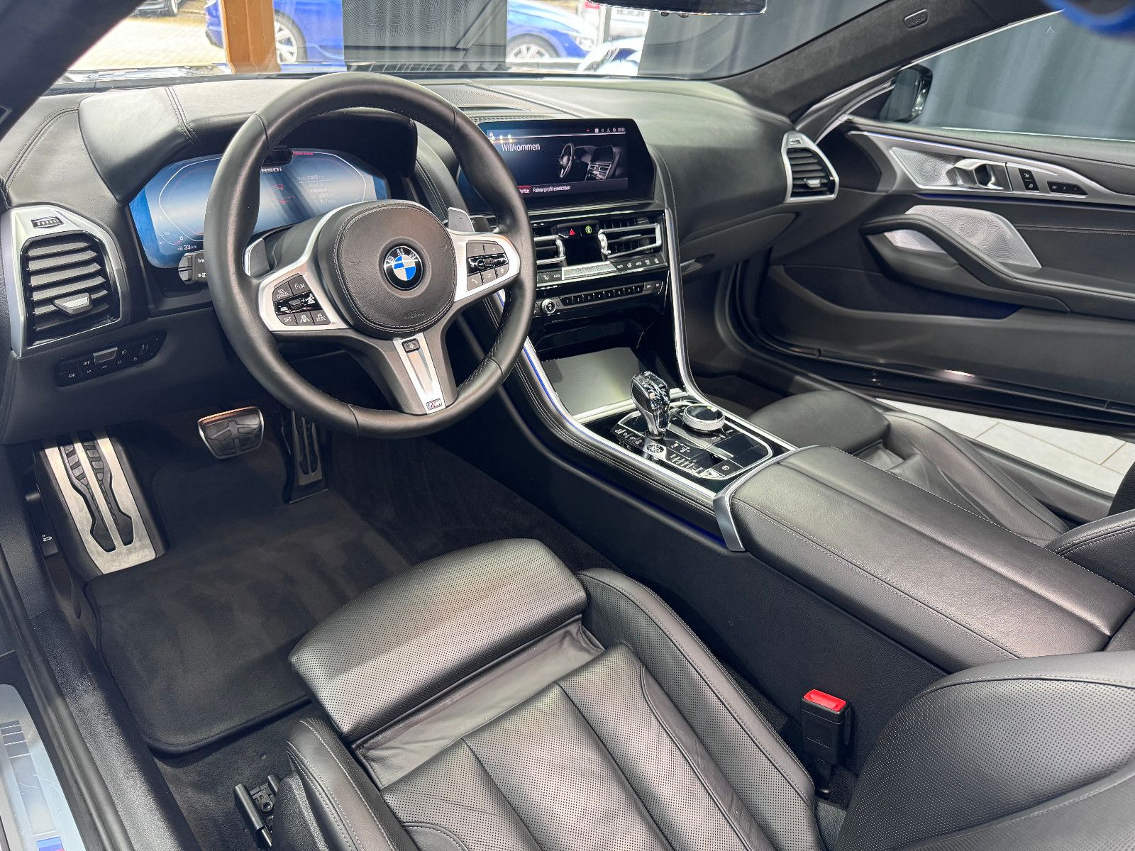 Fahrzeugabbildung BMW M850i xDrive*BOWERS*LASER*HUD*INDIVIDUAL*VOLL
