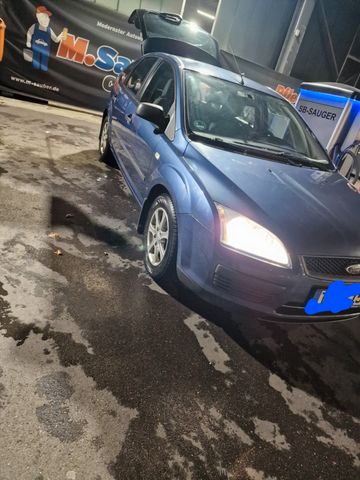 Ford Focus 1,6 Ambiente Ambiente