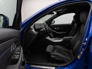 Fahrzeugabbildung BMW 330e Tour M Sport Komfortzugang Kamera 18"M LMR