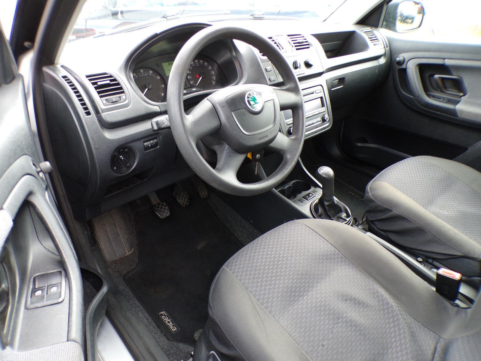 Skoda Fabia 2011 — photo 8