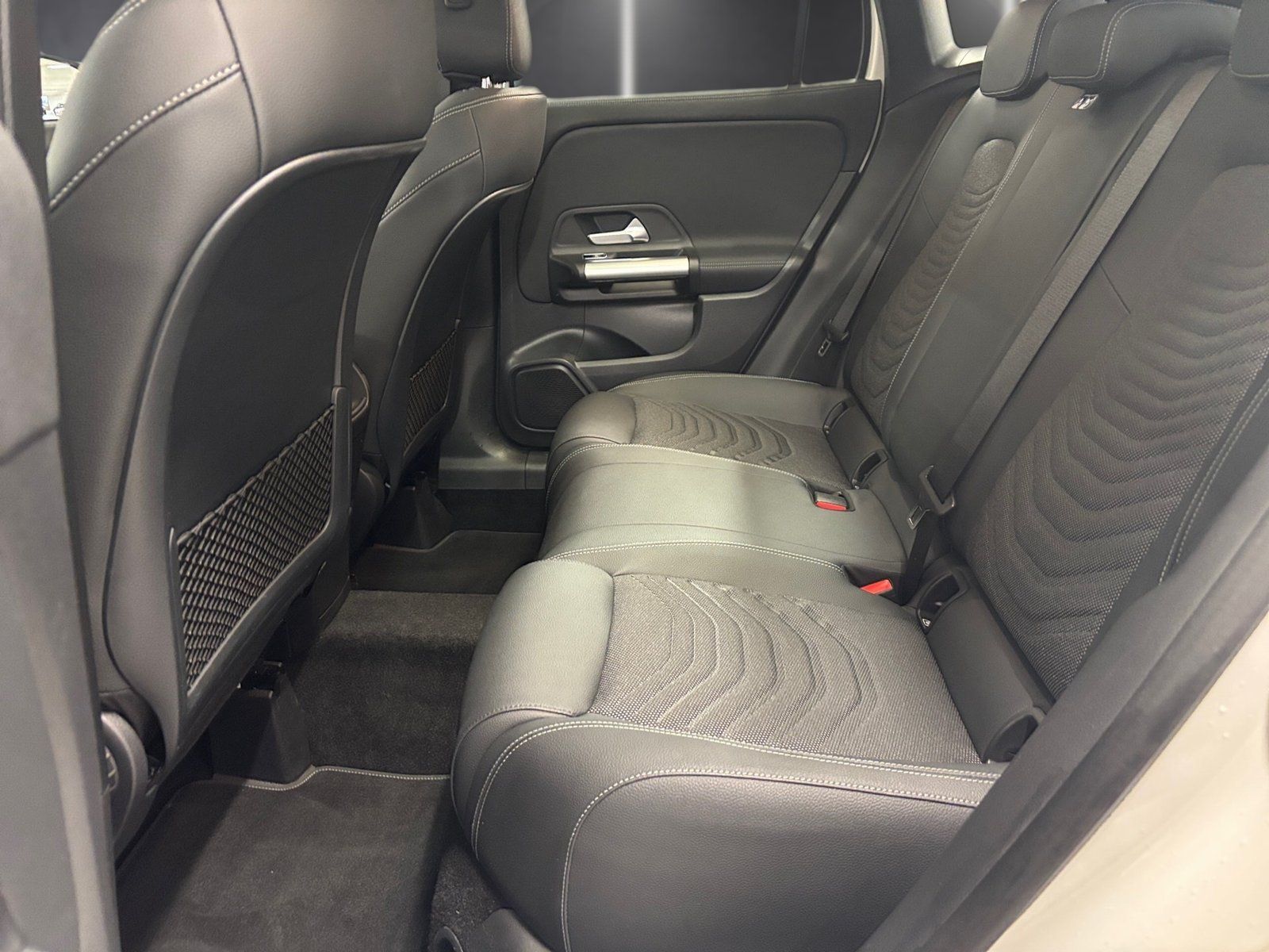 Fahrzeugabbildung Mercedes-Benz GLA 200 Progressive*Pano*Distro*Totwink*LED*Kam*