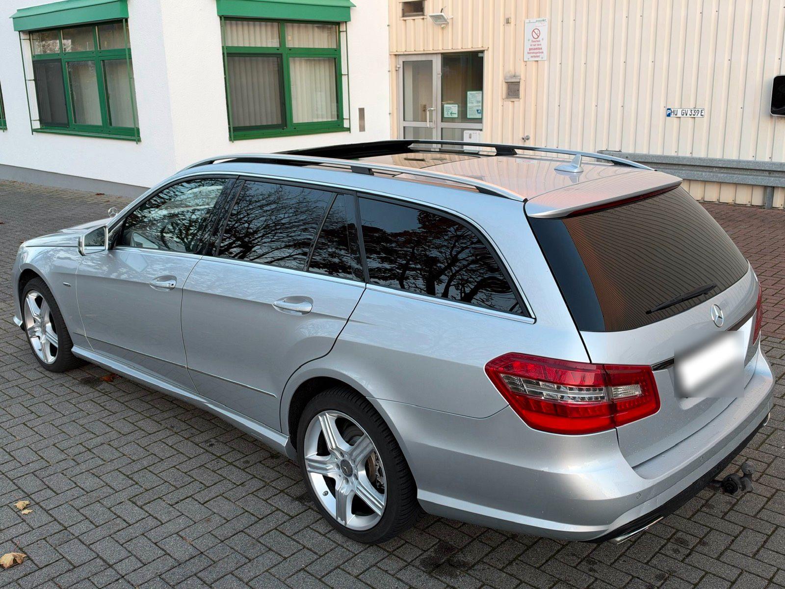 Audi A8 2010 — photo 7