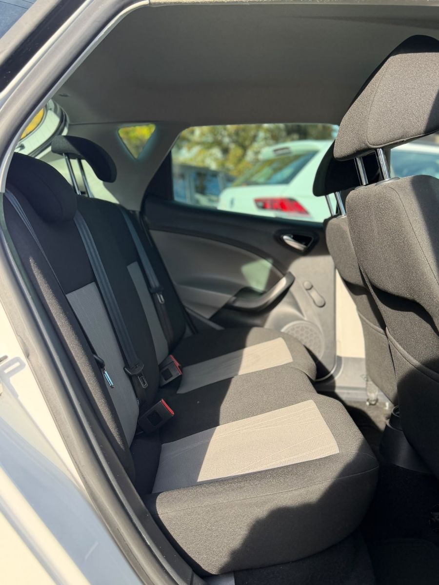 Fahrzeugabbildung SEAT Ibiza 1.4 Style *NAVI *PDC *TEMPOMAT