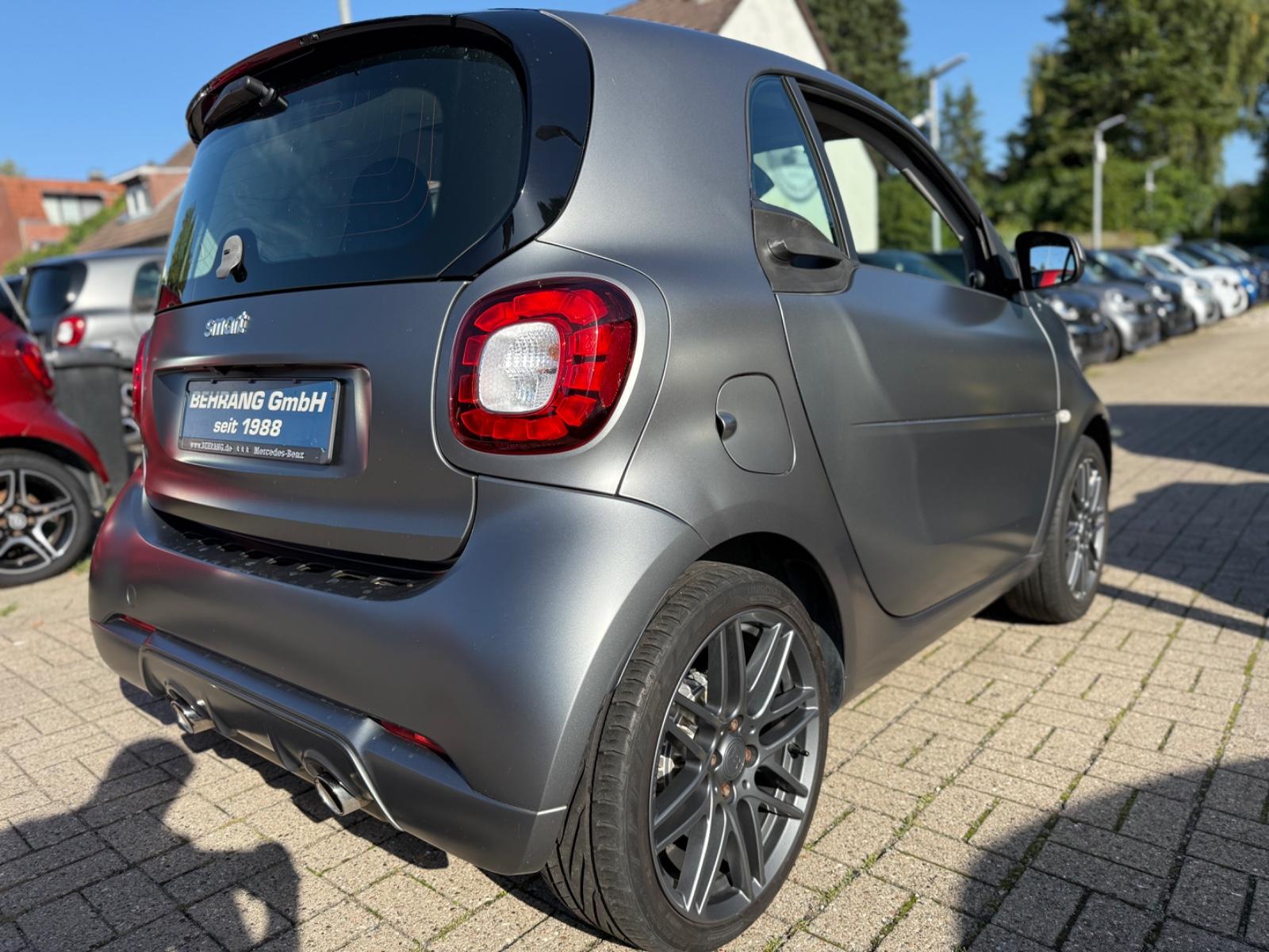 Smart ForTwo BRABUS*JBL*PANORAMA*KAMERA*NAVI*AMBIENTE*