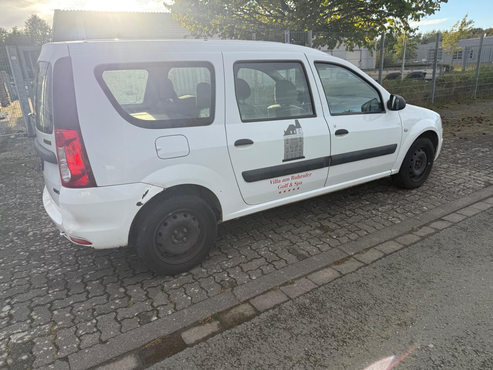 Dacia Logan 2012 — салон
