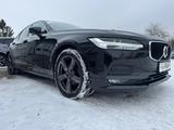 Volvo S90 Lim. Momentum AWD - scheckheftgepflegte Volvo S90