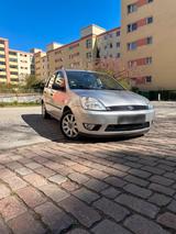 Ford fiesta ghia 79.600km (tüv neu) automatik - Ford Fiesta aus 2005: Ghia