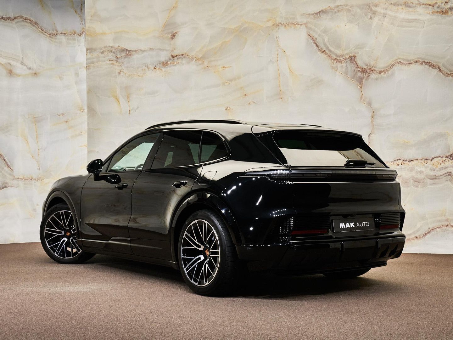 Porsche Cayenne Electric , Burmester, SportDesign, pano, imagem 3