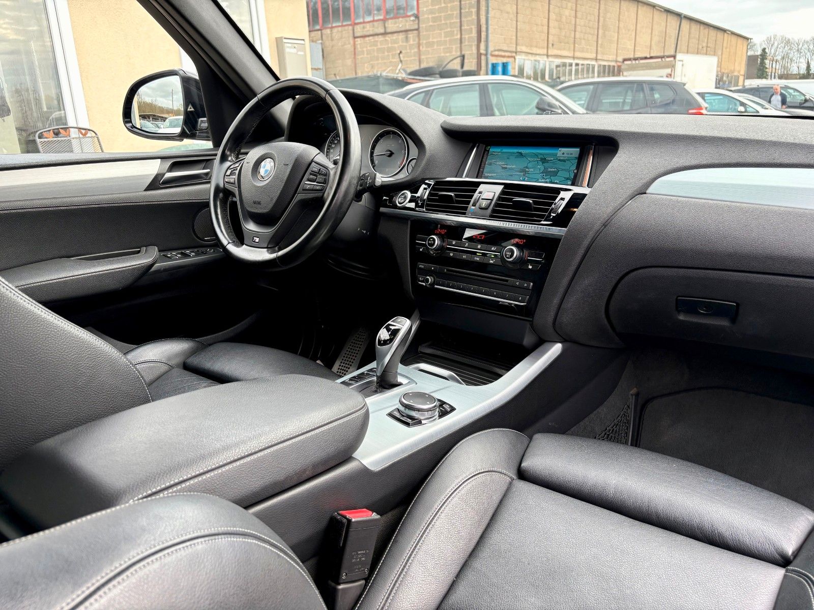 Fahrzeugabbildung BMW X3 xDrive35d Sport-Aut. M SPORTPAKET Navi Leder