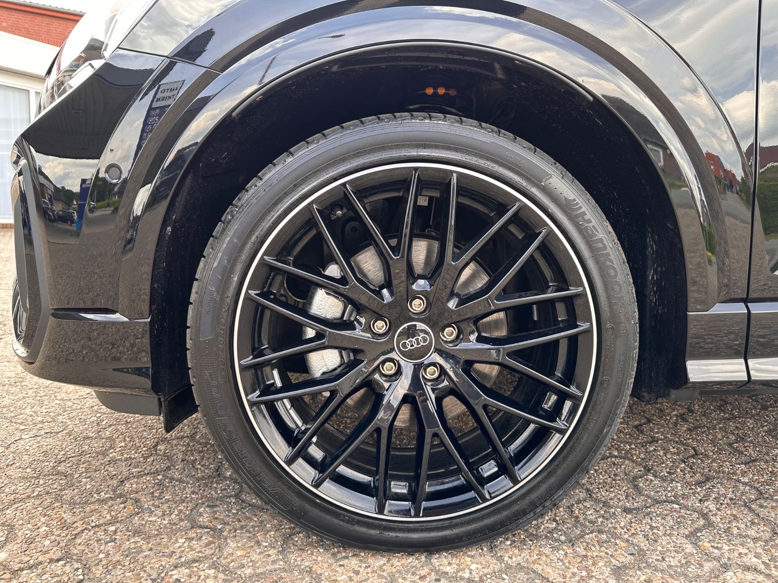Fahrzeugabbildung Audi Q2 35 TDI S line S Tronic Matrix/Black/APP/Navi