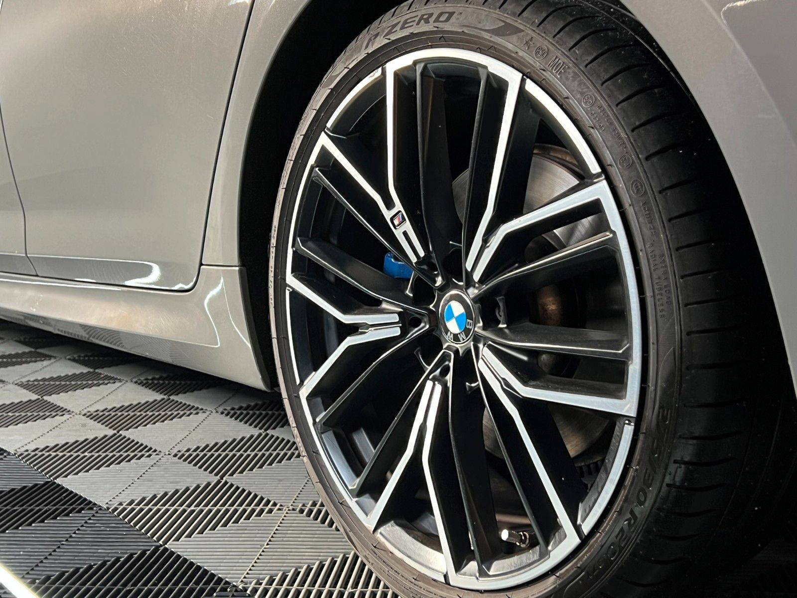 Fahrzeugabbildung BMW 530 d xDrive M SPORT/AHK/VRTL COCKPIT/eGSD/ACC