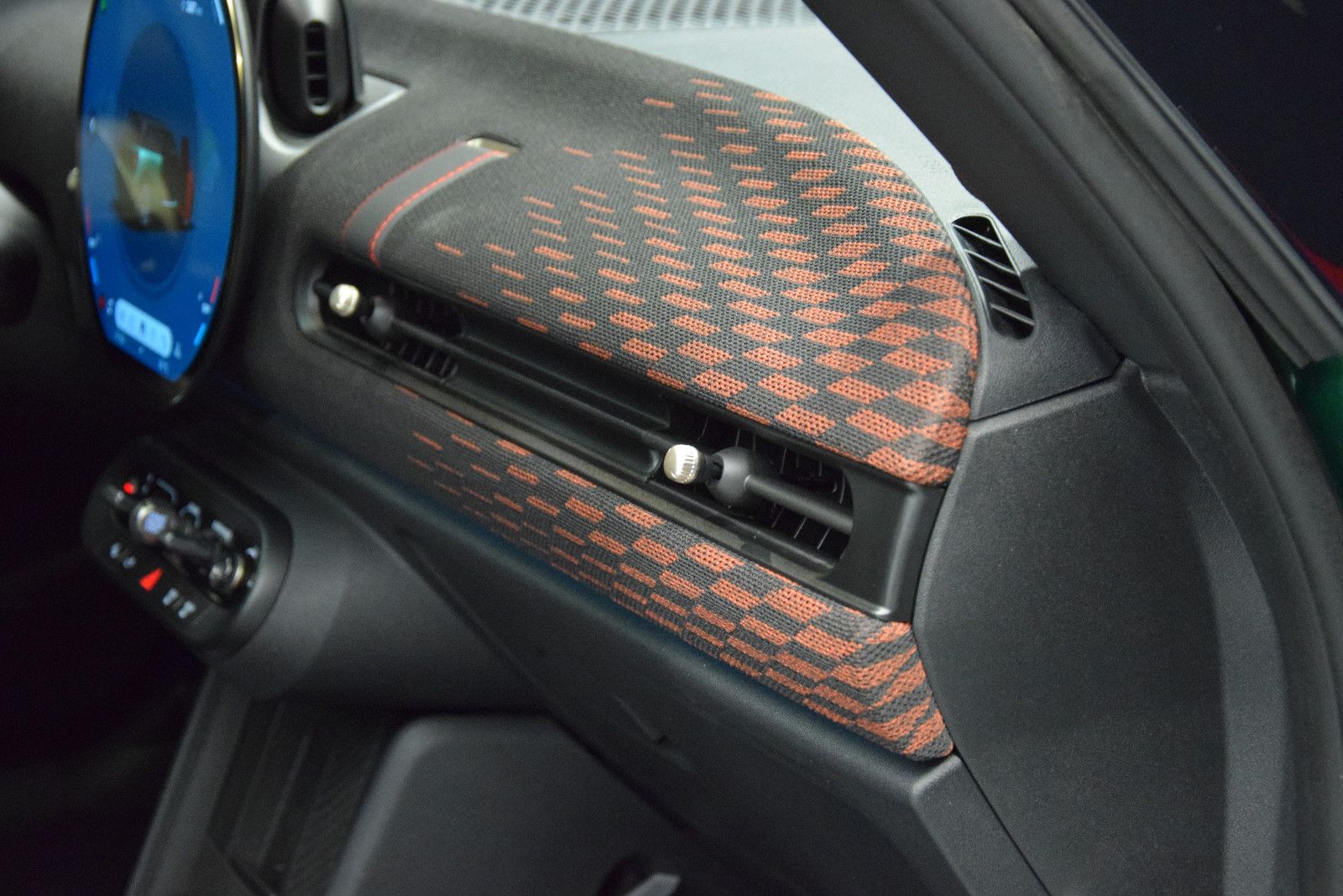 Fahrzeugabbildung MINI Cooper C JCW Trim Paket-XL Pano H&k 360° HuD