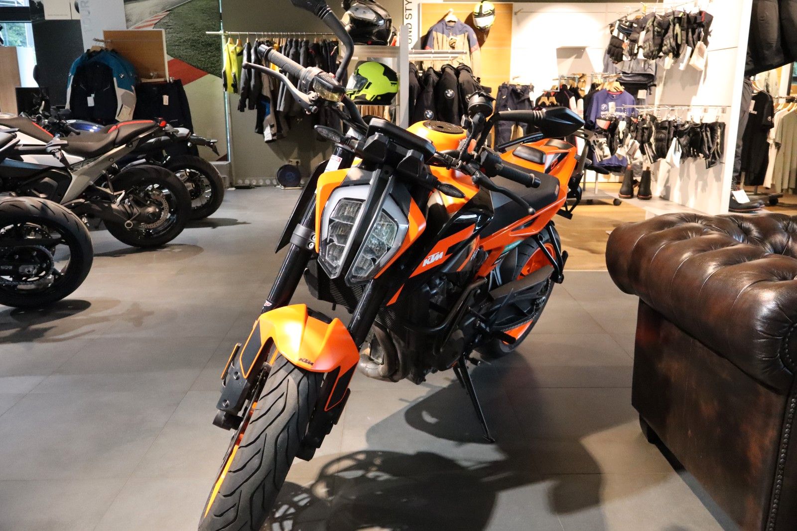 Fahrzeugabbildung KTM 890 Duke GP